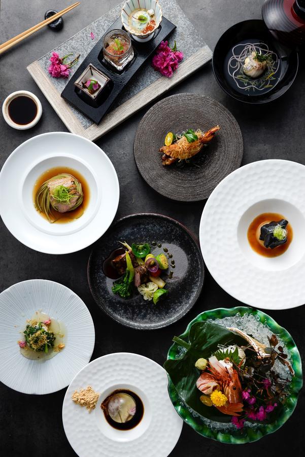 Cuncyue Hot Spring Resort Luodong Extérieur photo Dishes at the restaurant