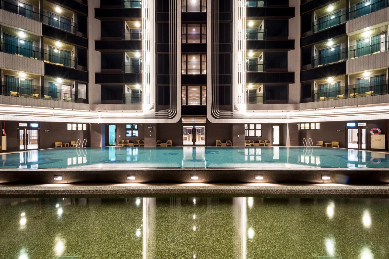 Cuncyue Hot Spring Resort Luodong Extérieur photo The swimming pool at the hotel